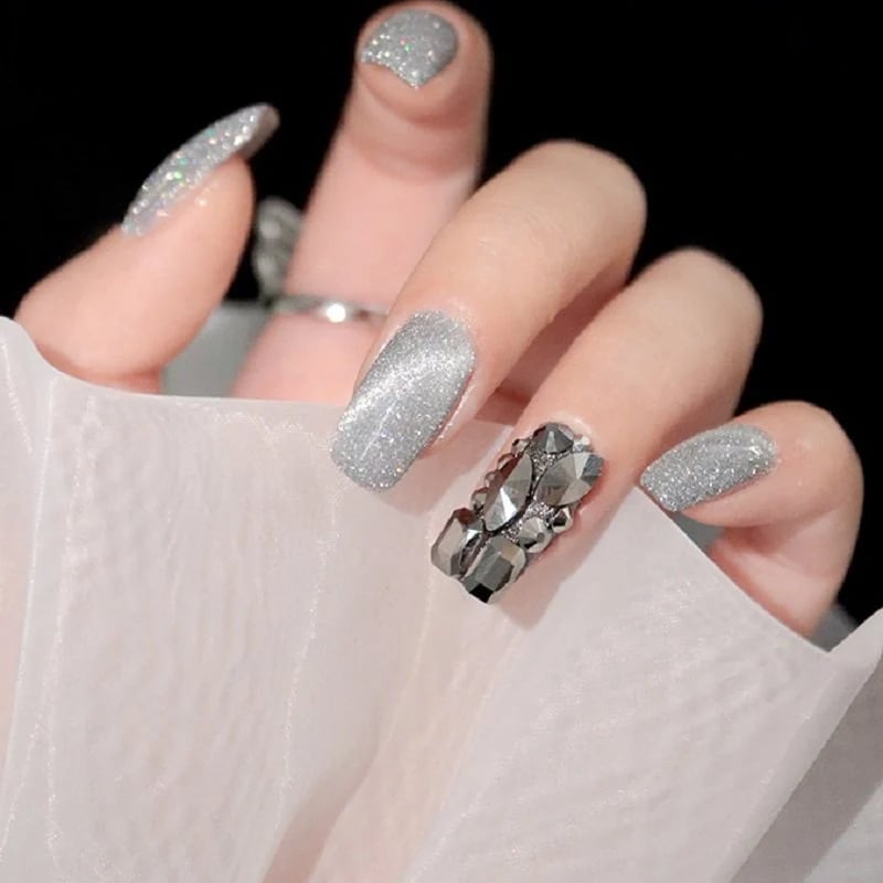 Kit di smalti Laser Diamond: Brillante intenso e splendore glamour
