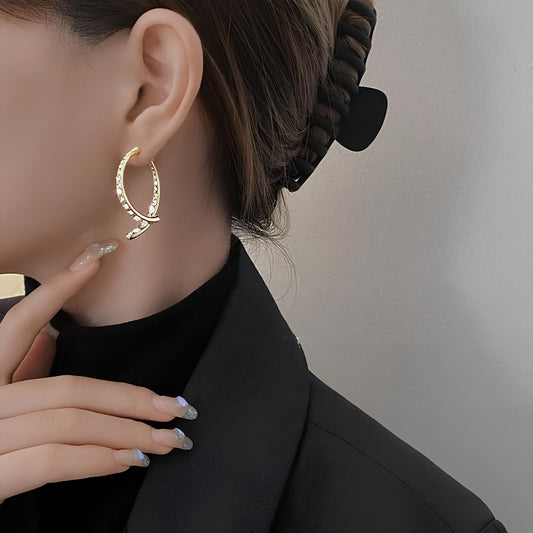 עגילי צלב מעוקל