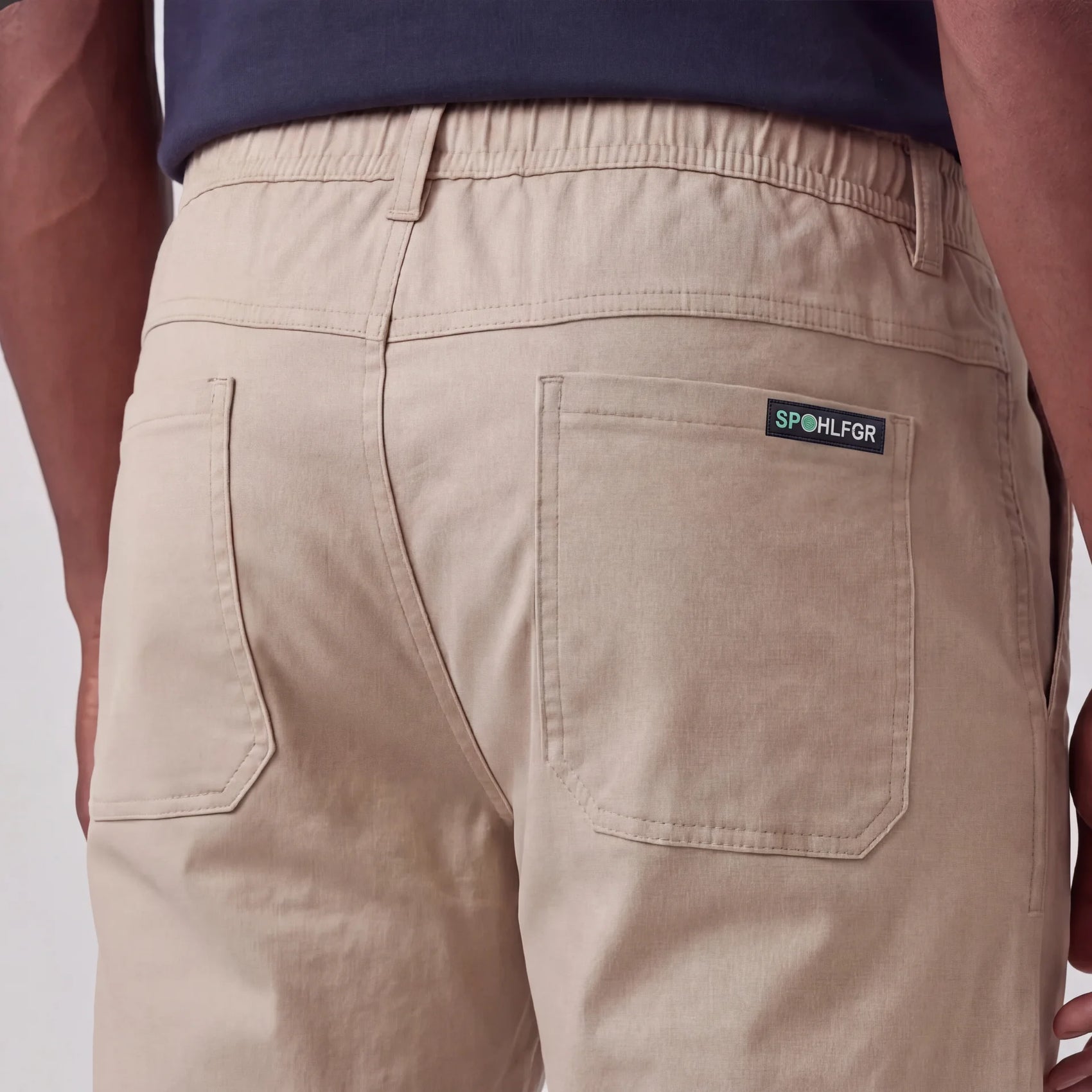 Pantaloni cargo confortabili cu o capacitate mare de depozitare 