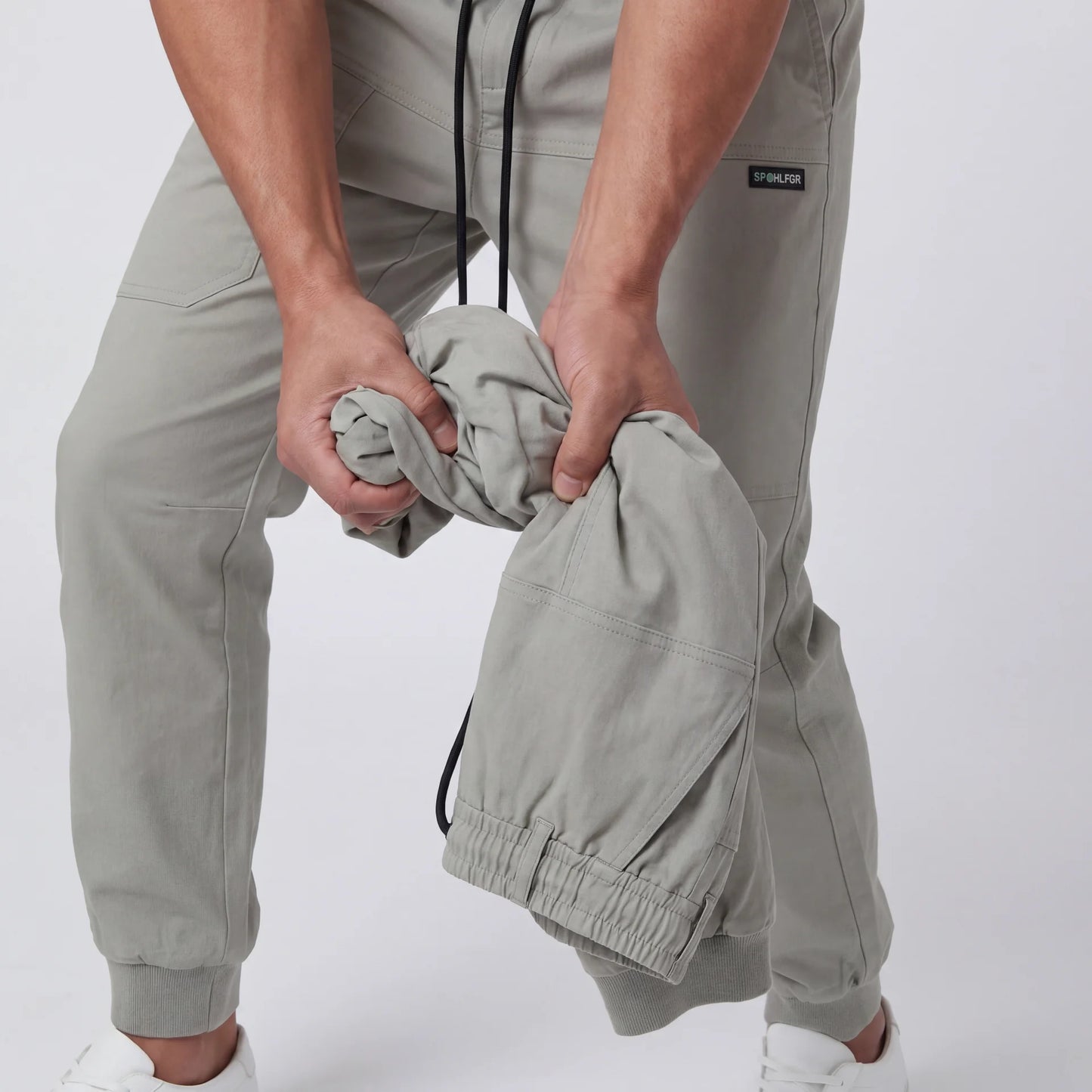Pantaloni cargo confortabili cu o capacitate mare de depozitare 