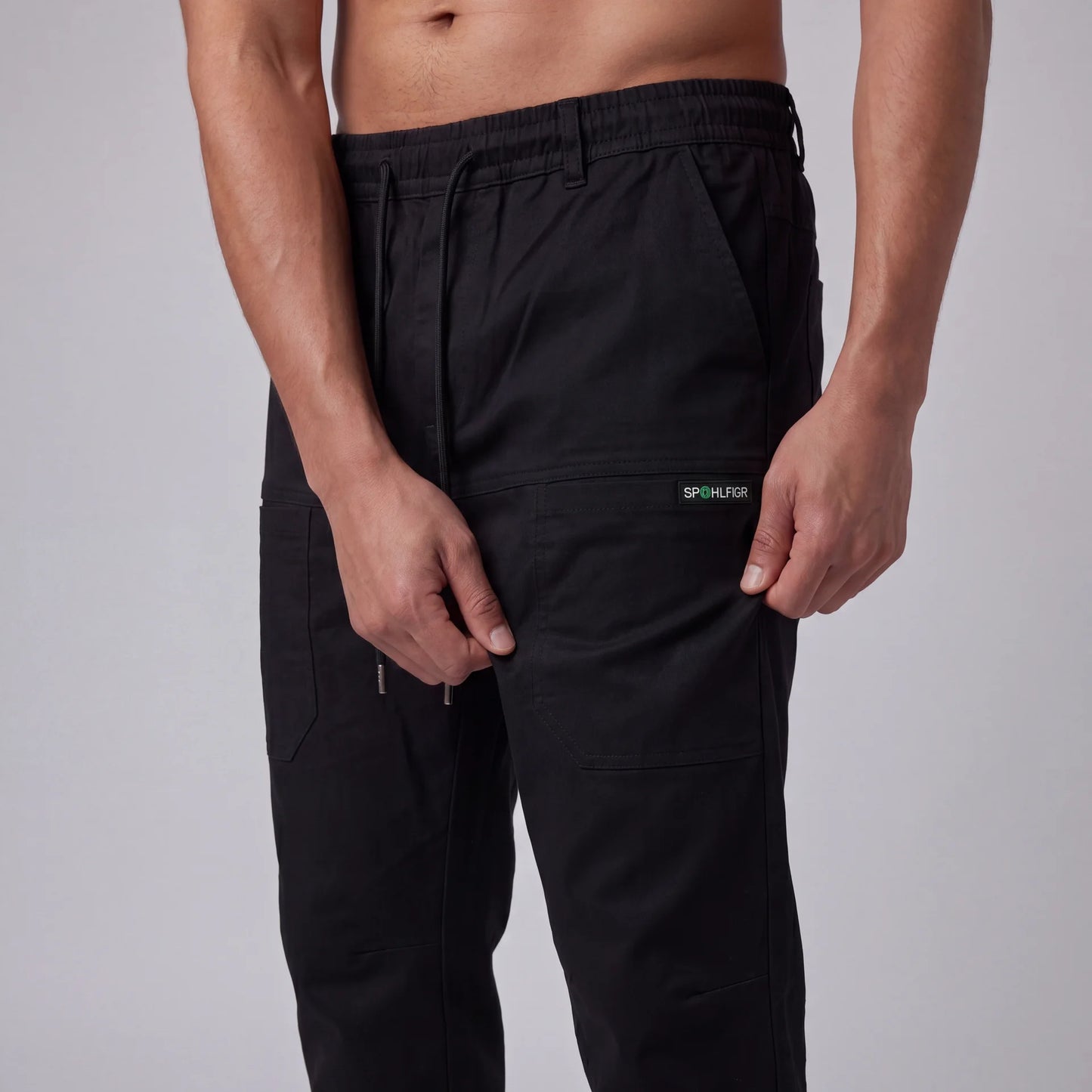 Pantaloni cargo confortabili cu o capacitate mare de depozitare 