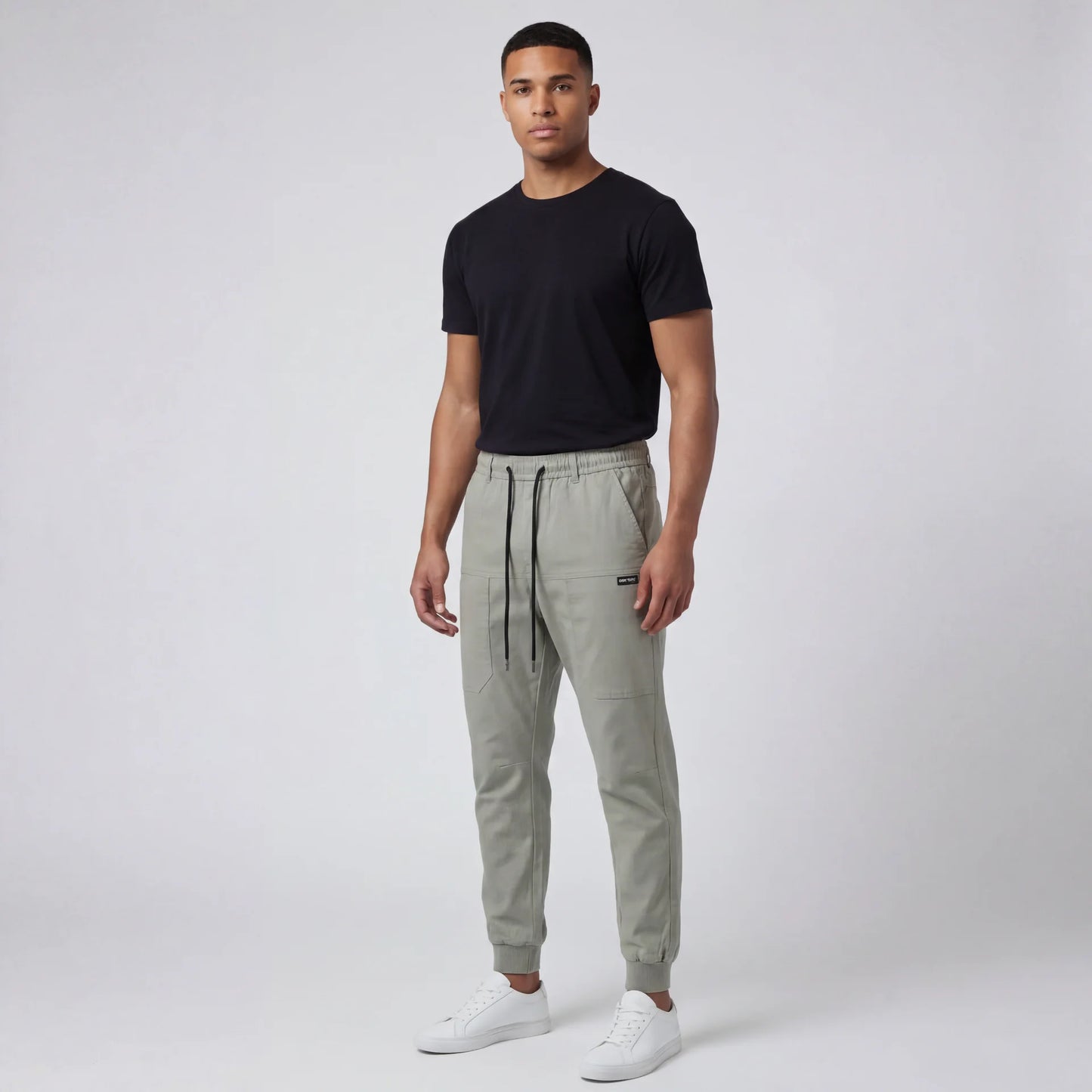 Pantaloni cargo confortabili cu o capacitate mare de depozitare 