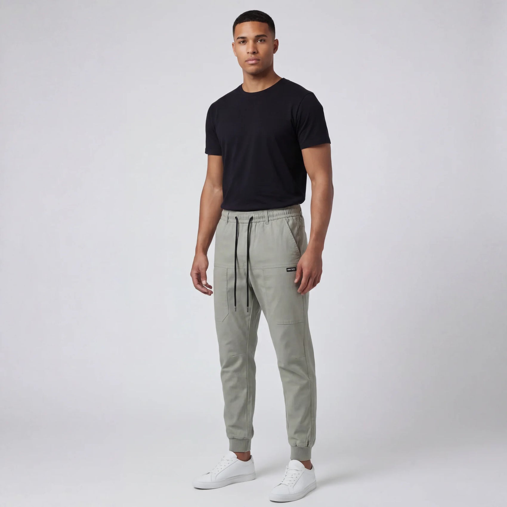 Pantaloni cargo confortabili cu o capacitate mare de depozitare 