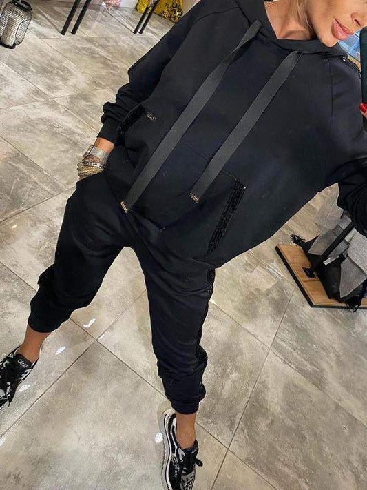 Lässiges Ensemble, das Komfort und glänzenden Stil kombiniert